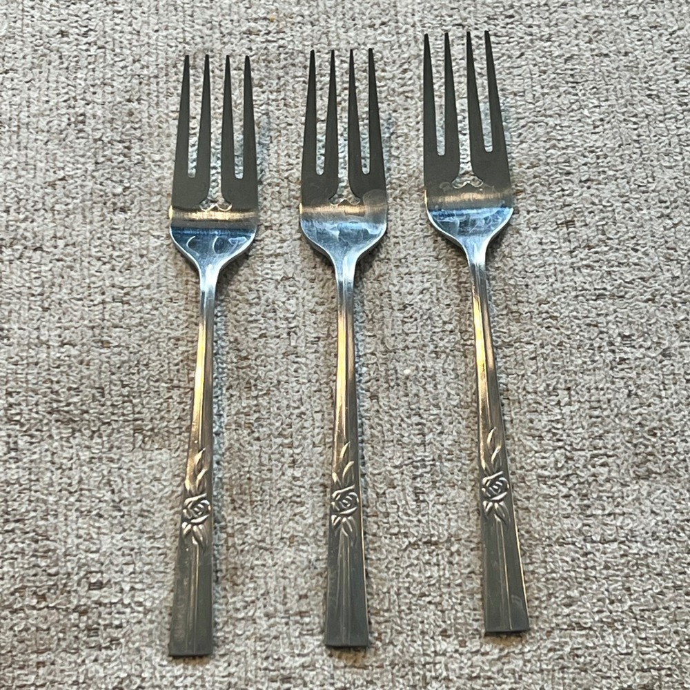 Epic Custom Stainless Rose Floral Dinner Forks Set of 3 Vintage Flatware